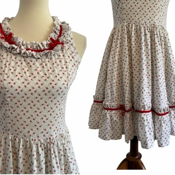 Vintage Coquette Prairie Doll Dress // Red Rosebud Ruffle Sun Dress - Size Small - Picture 6 of 12